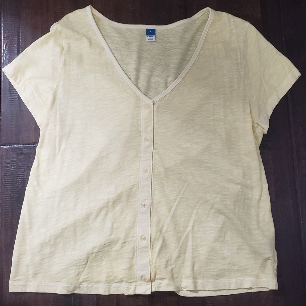 Old Navy V-neck Button up T-shirt in Large